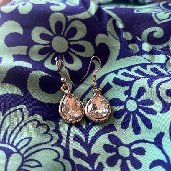 Pierced drop Crystal hanging earrings - Picture 2 of 4